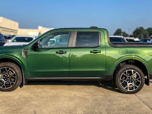 Certified 2025 Ford Maverick Lariat w/ 4K Tow Package AWD/4WD image 2
