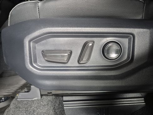 New 2026 Toyota Tundra Limited AWD/4WD image 17