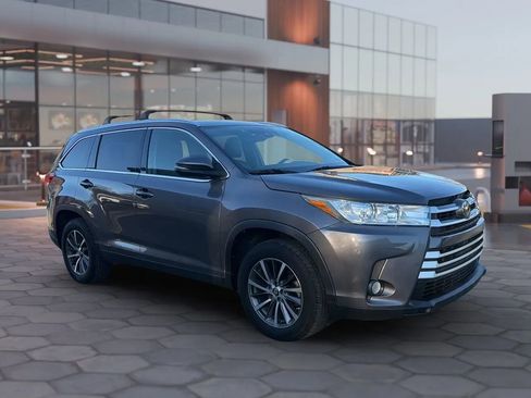 Used 2019 Toyota Highlander XLE image 13