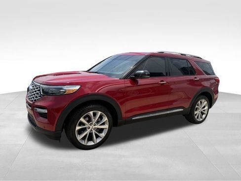 Certified 2023 Ford Explorer Platinum w/ Technology Package AWD/4WD image 3