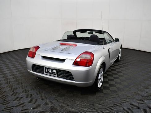 Used 2000 Toyota MR2 image 19
