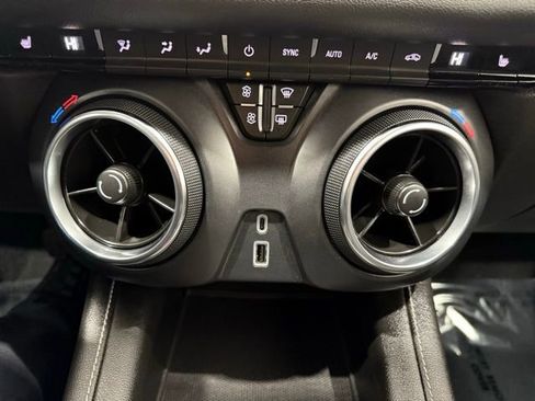 Used 2025 Chevrolet Blazer LT image 35