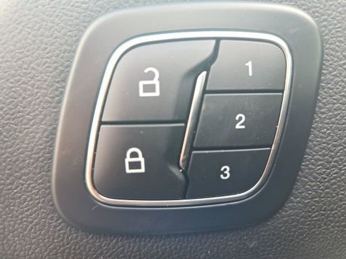 Used 2025 Ford Escape Platinum image 25