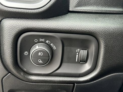 New 2026 RAM 1500 Express AWD/4WD image 23