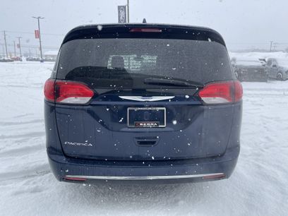 Used 2018 Chrysler Pacifica Touring-L
