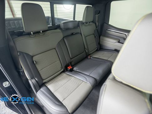 Used 2025 Chevrolet Silverado 1500 ZR2 w/ Technology Package AWD/4WD image 41