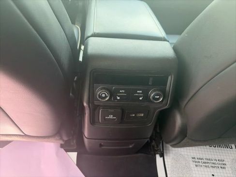 Used 2021 GMC Acadia Denali w/ Denali Technology Package FWD image 13