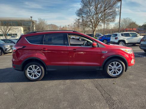 Used 2018 Ford Escape SEL image 4