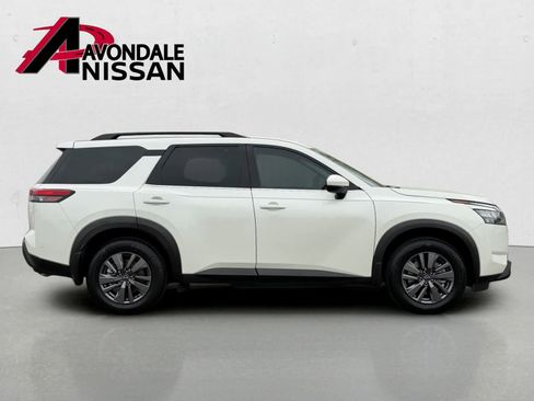 Used 2024 Nissan Pathfinder SV w/ Black Appearance Package FWD image 7