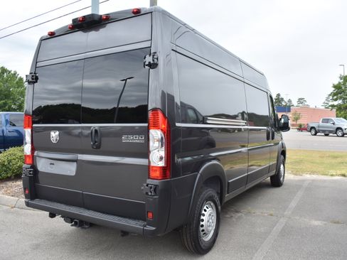 New 2026 RAM ProMaster 2500 w/ Premium Convenience Group FWD image 7