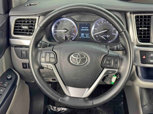 Used 2016 Toyota Highlander Plus image 18