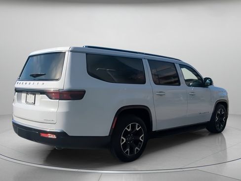 Used 2023 Jeep Wagoneer L Series III w/ Preferred Equipment Group image 28