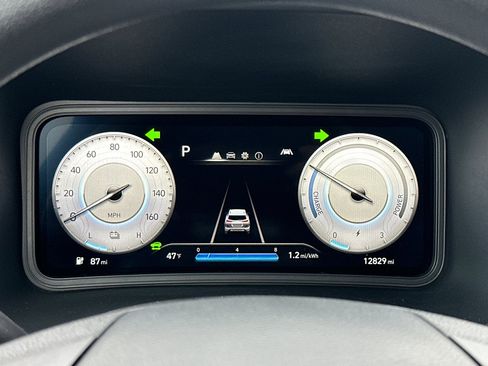 Used 2023 Hyundai Kona SE image 27