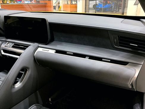 Used 2025 Lexus LC 500 Coupe w/ Performance Package image 17