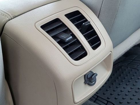 Used 2015 Ford Taurus SEL w/ Equipment Group 201A image 25