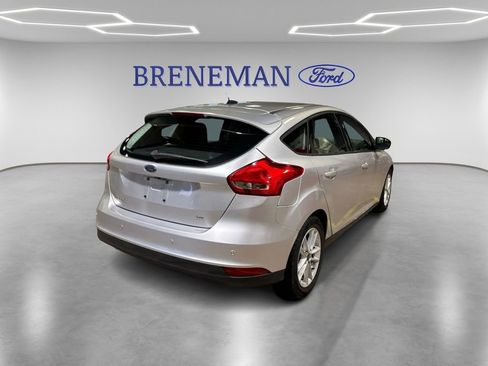 Used 2016 Ford Focus SE w/ Reverse Sensing Package image 5