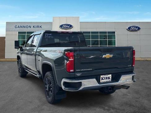 Used 2025 Chevrolet Silverado 2500 LTZ w/ LTZ Premium Package AWD/4WD image 5