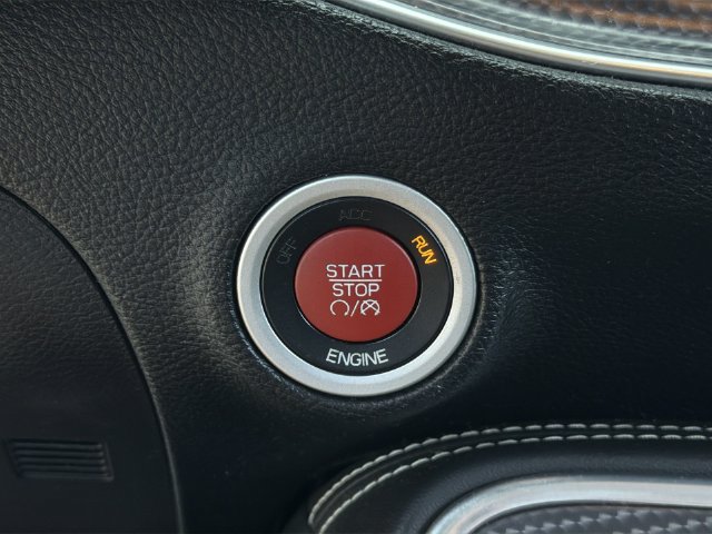 Used 2015 Dodge Challenger SRT Hellcat RWD image 28