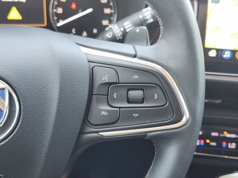 Used 2023 Buick Envision Avenir image 30