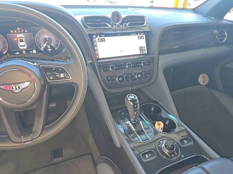 Used 2023 Bentley Bentayga AWD/4WD image 7