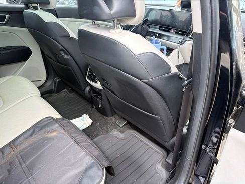 Used 2025 Kia Sportage EX w/ Premium Package FWD image 19