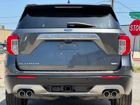 Used 2020 Ford Explorer Platinum w/ Premium Technology Package AWD/4WD image 6