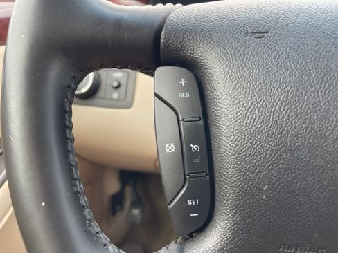 Used 2009 Chevrolet Impala LTZ FWD image 23