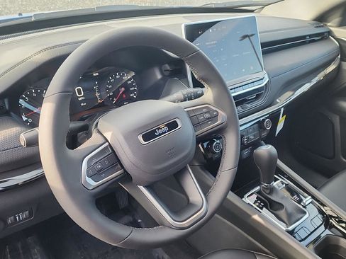 New 2026 Jeep Compass Latitude image 10