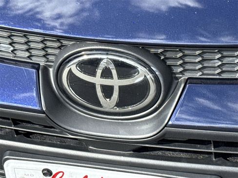 Used 2023 Toyota Corolla LE image 19