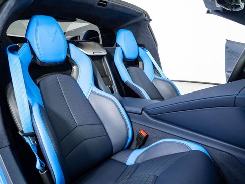 Used 2025 Chevrolet Corvette Z06 RWD image 17