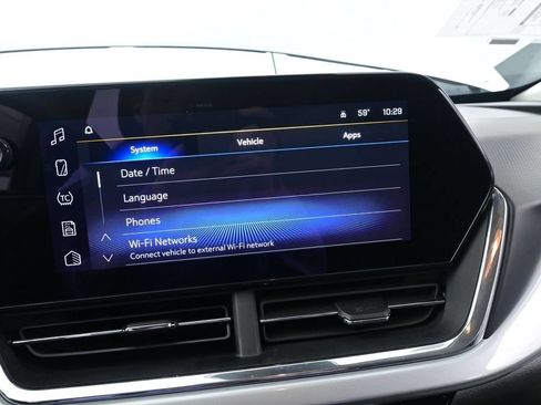 Used 2025 Chevrolet Trax LT w/ LT Convenience Package FWD image 34