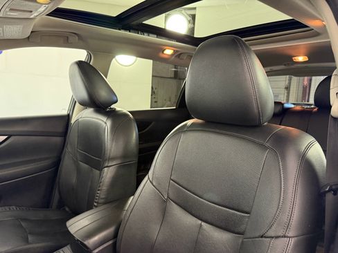 Used 2017 Nissan Rogue SL w/ SL Premium Package image 22