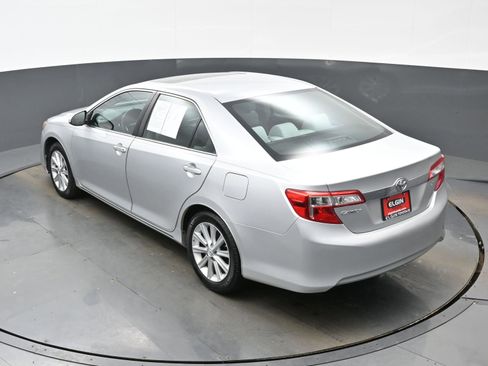 Used 2014 Toyota Camry XLE image 35