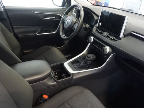 Used 2024 Toyota RAV4 XLE FWD image 21