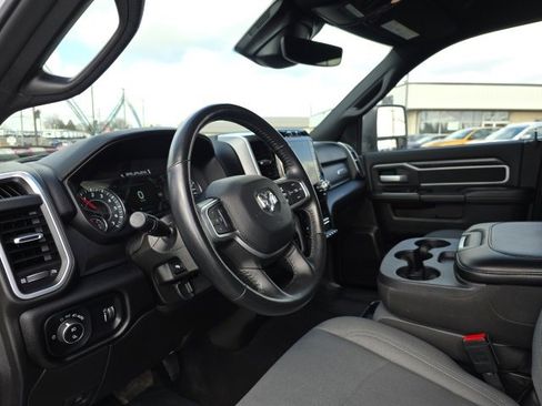 Used 2024 RAM 2500 Big Horn w/ Safety Group image 20