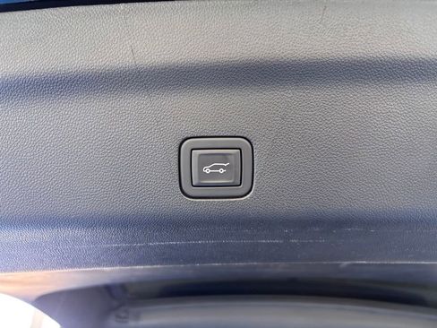 Used 2024 Chevrolet Suburban LT w/ LT Signature Package AWD/4WD image 13
