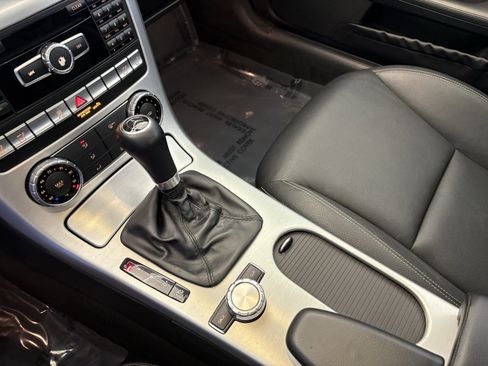 Used 2015 Mercedes-Benz SLK 250 image 20