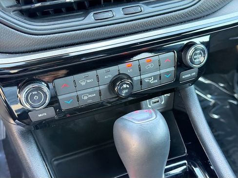 Used 2023 Jeep Compass Trailhawk AWD/4WD image 32