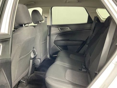 Used 2025 Kia Sportage LX FWD image 11