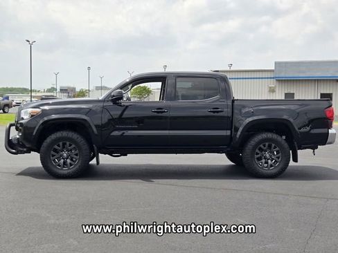 Used 2022 Toyota Tacoma SR5 w/ SR5 Appearance Package (SM) RWD image 6