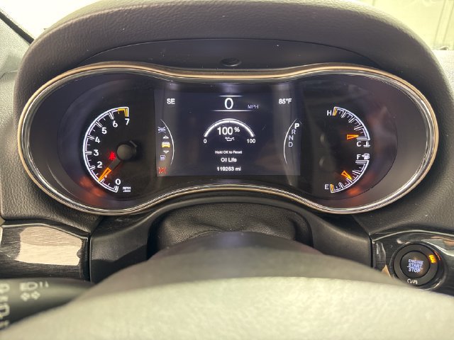 Used 2017 Jeep Grand Cherokee Laredo AWD/4WD image 29