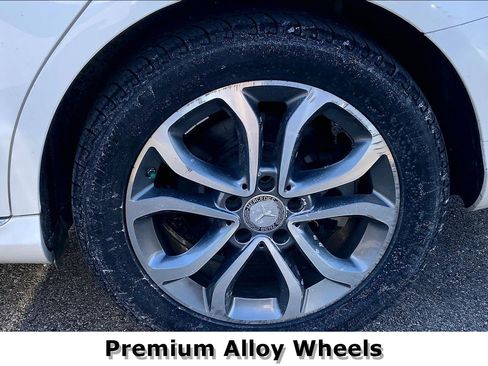 Used 2017 Mercedes-Benz C 300 C 300 image 9