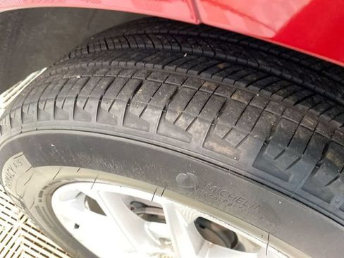 Used 2024 Chevrolet Equinox LT w/ LPO, Floor Liner Package FWD image 23