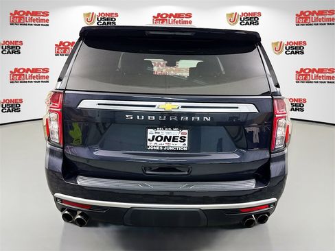 Used 2024 Chevrolet Suburban High Country w/ Advanced Technology Package image 16