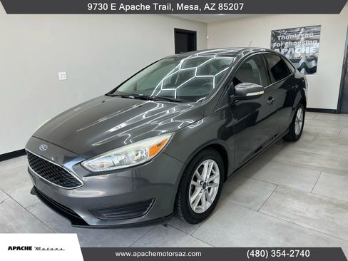 Used 2016 Ford Focus SE image 1