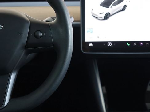Used 2020 Tesla Model Y Long Range AWD/4WD image 34