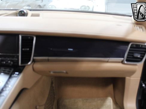 Used 2014 Porsche Panamera image 22