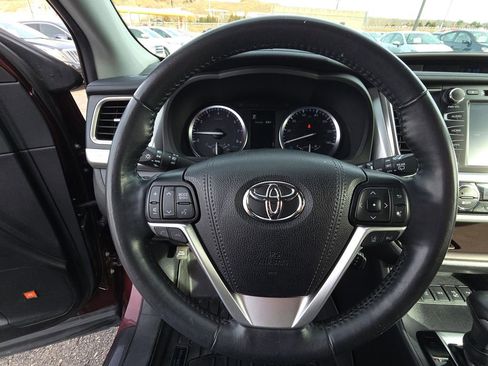 Used 2019 Toyota Highlander Limited Platinum image 17