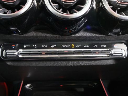 Used 2021 Mercedes-Benz GLB 250 4MATIC w/ Premium Package image 49