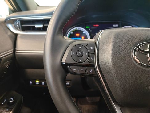 Used 2024 Toyota Venza XLE image 12